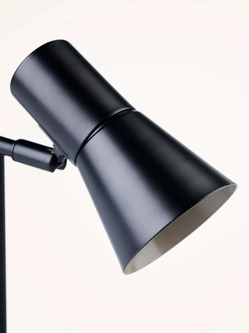Bordlampe svart - 18,8x12x30,4 cm