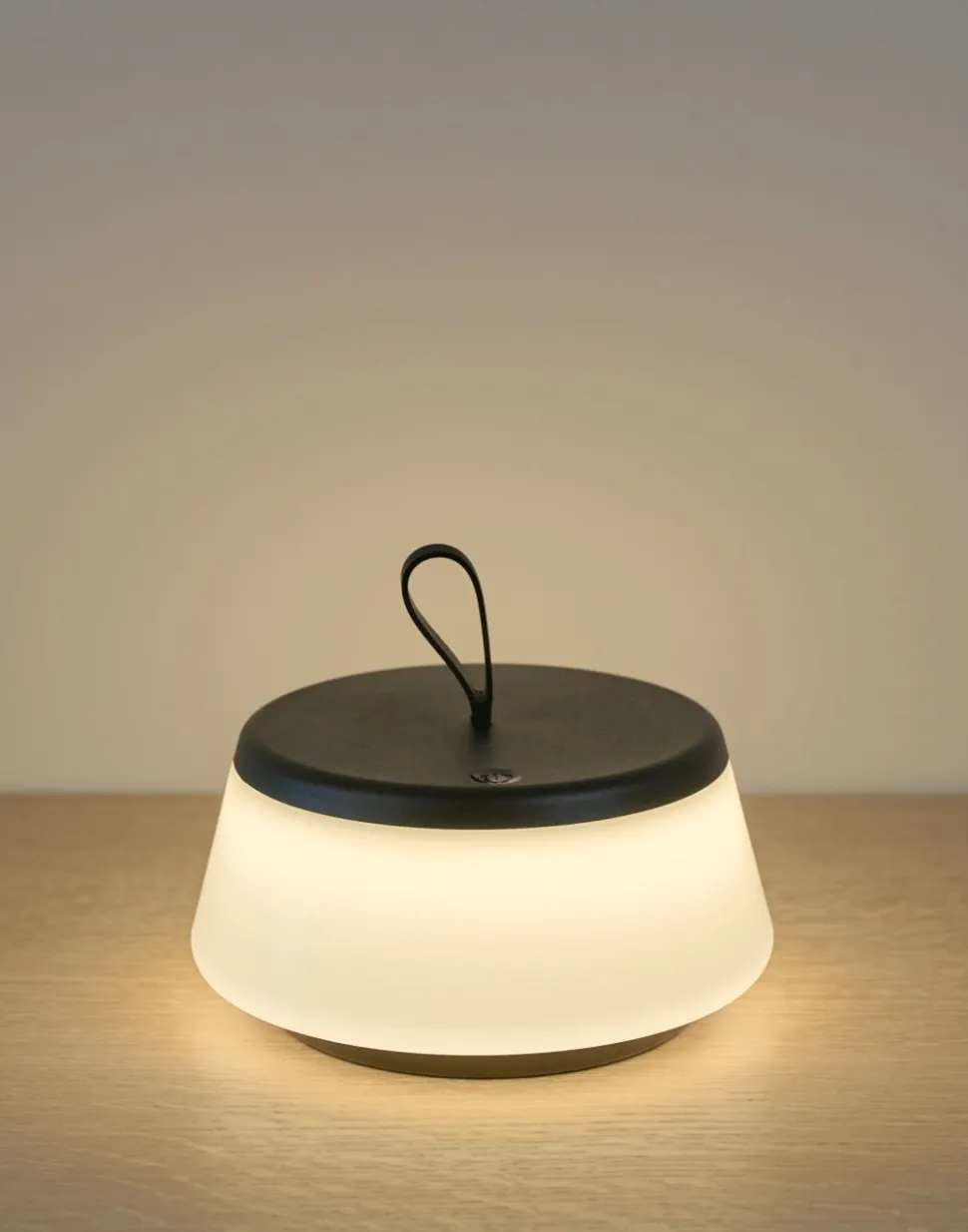 Led lampe svart - 22,9 cm ø14,2