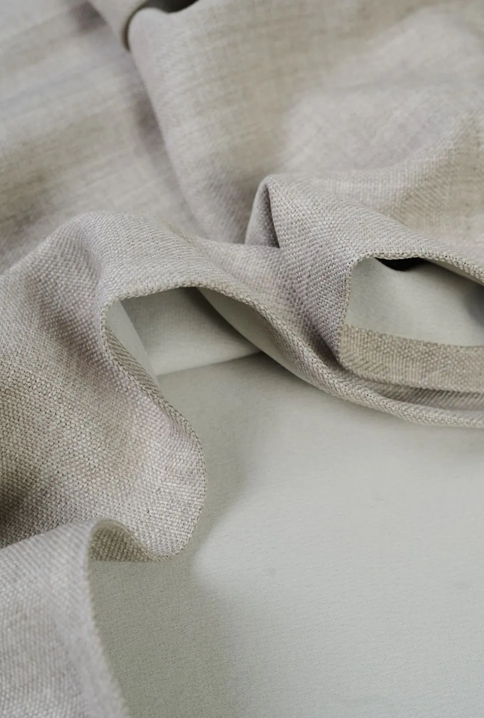 Lysdempende gardin beige - 140x220 cm