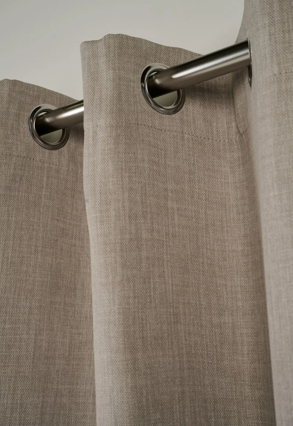 Lysdempende gardin beige - 140x160 cm