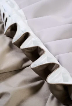 Lysdempende gardin taupe - 140x160 cm