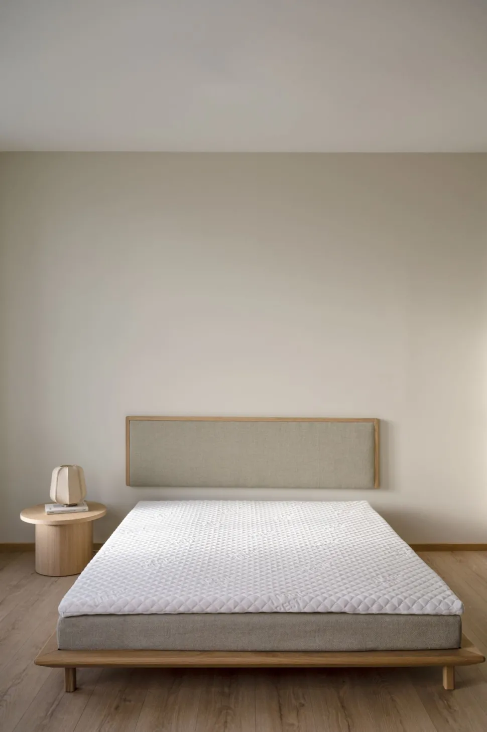 Seng hvitoljet eik beige - 180x200 cm